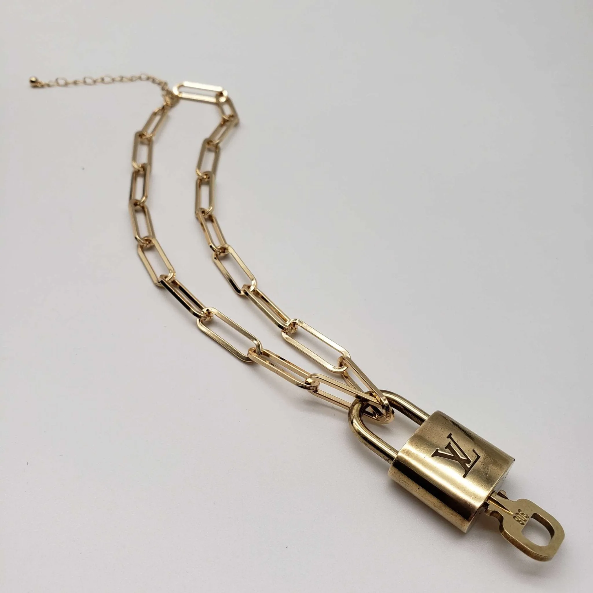 100%  Louis Vuitton Lock and Key with Unbranded Chain Necklace