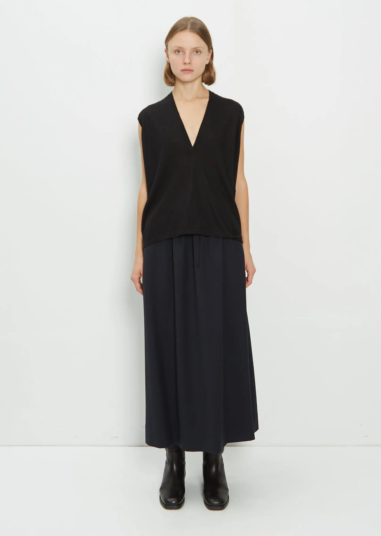 Cashmere Sleeveless V-Neck