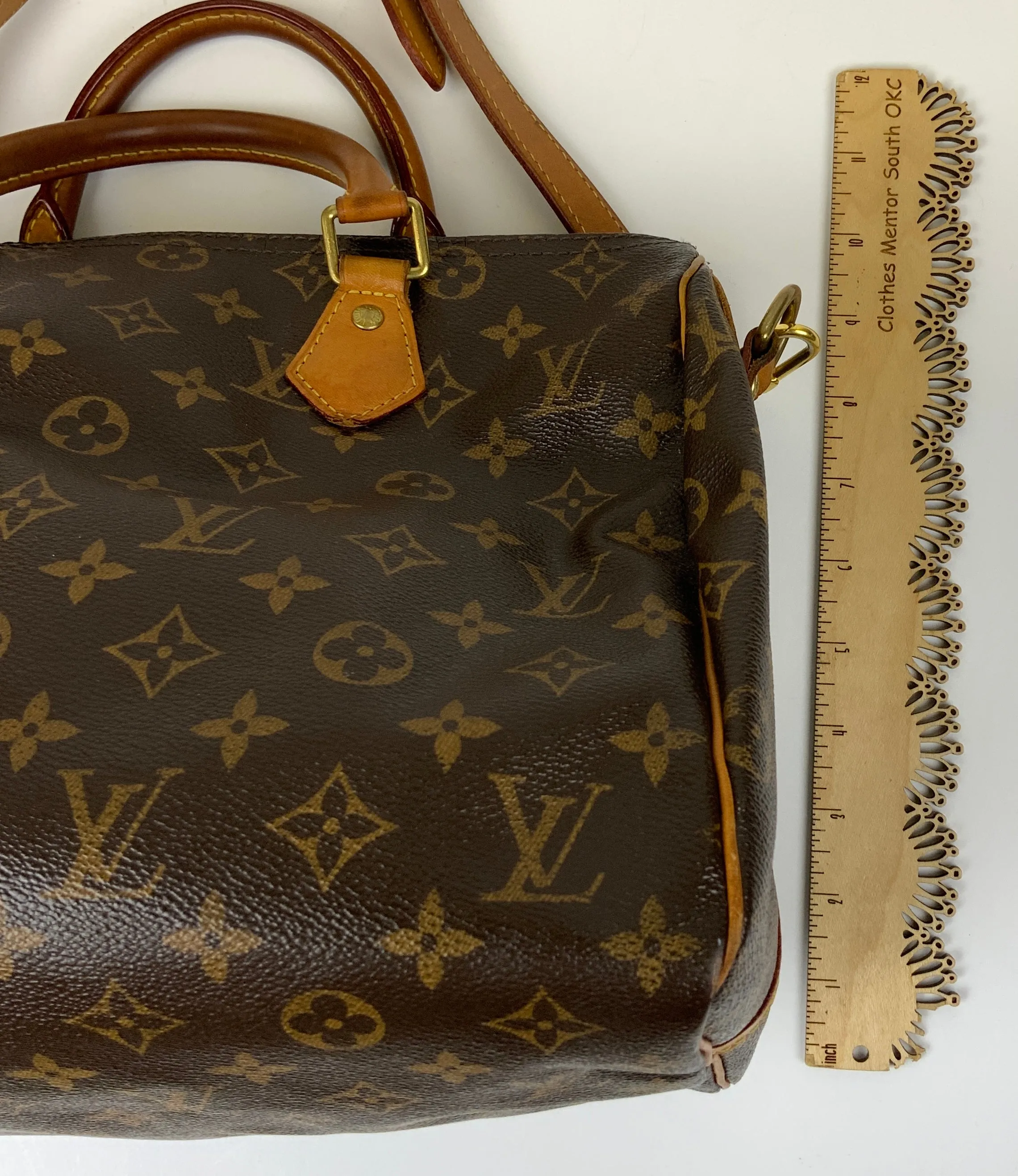 Handbag Designer By Louis Vuitton,