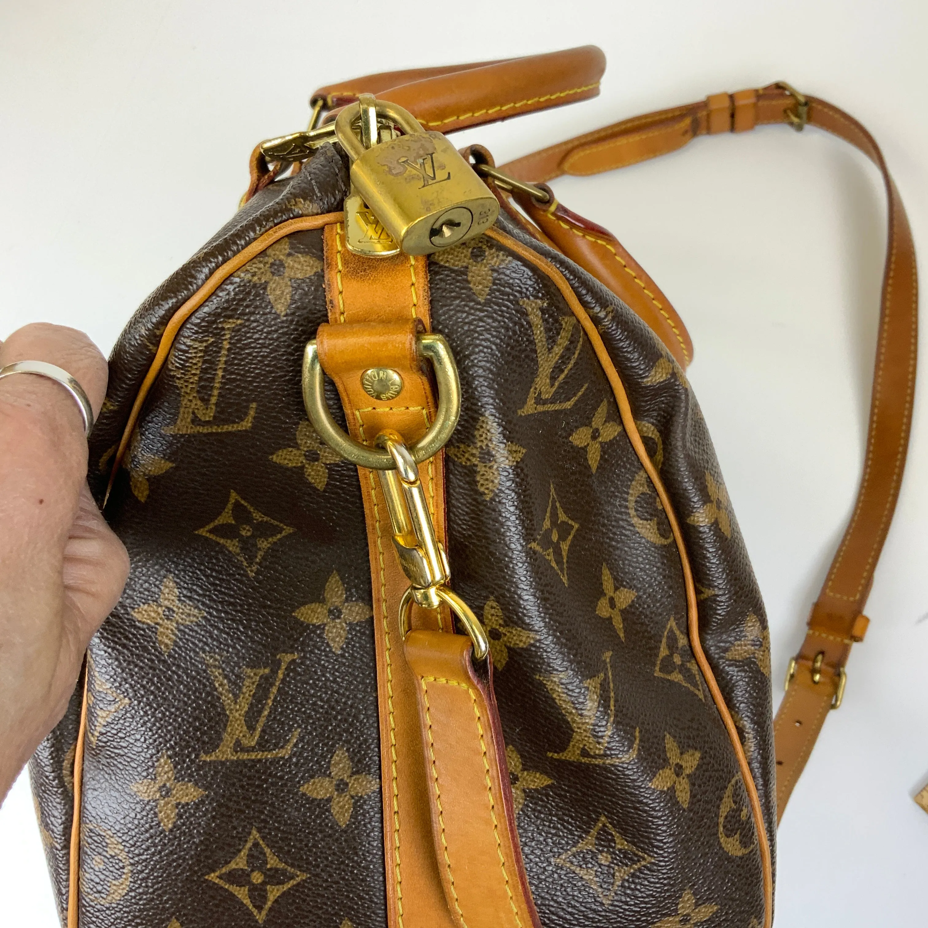 Handbag Designer By Louis Vuitton,