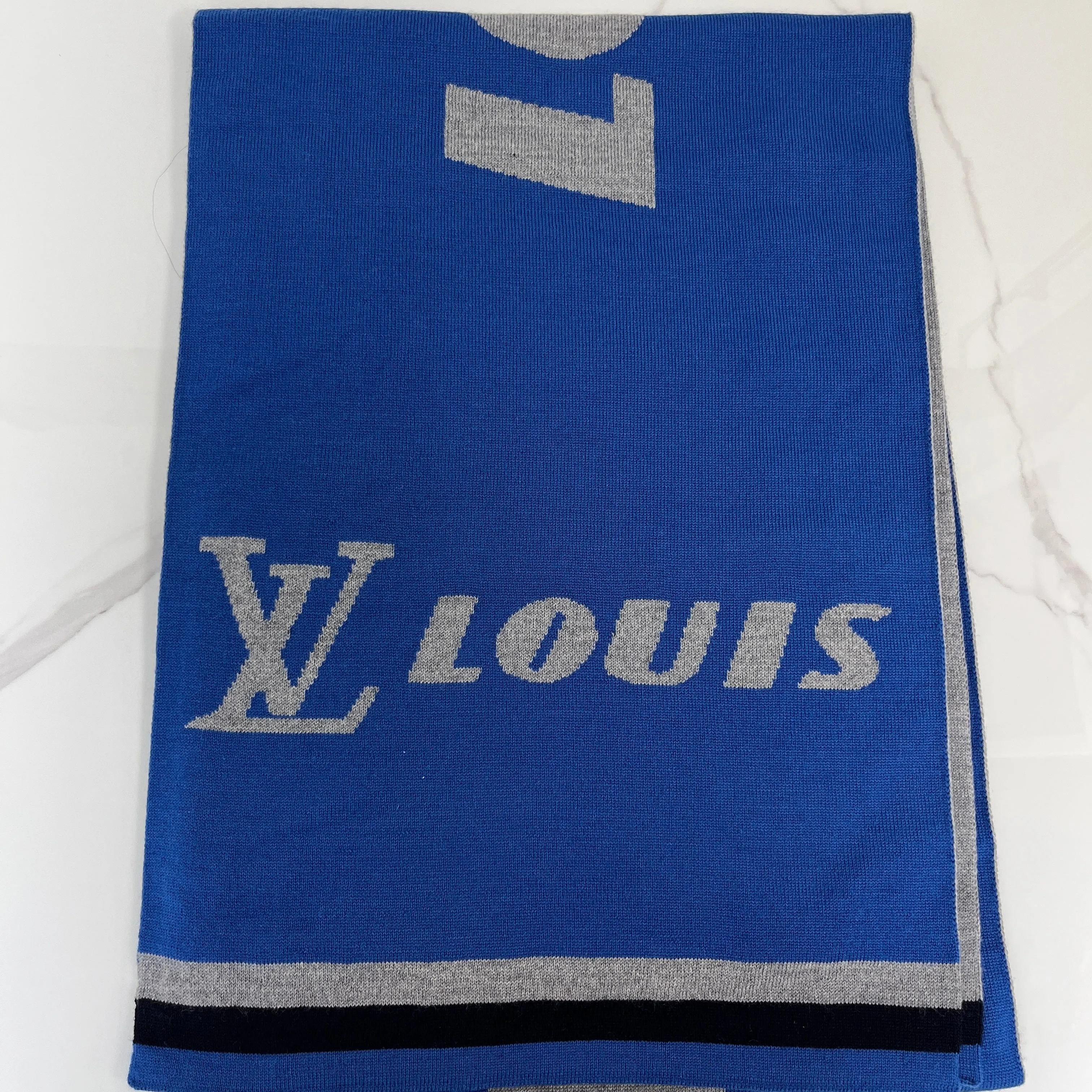 Louis Vuitton Forward Scarf