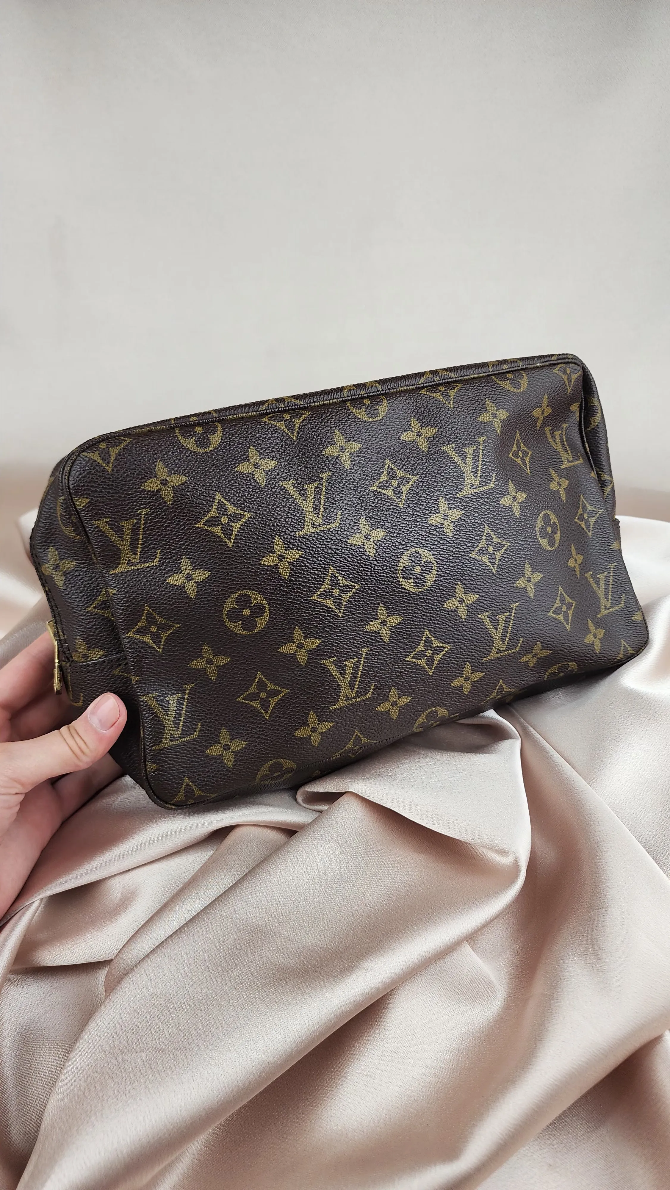 Louis Vuitton Monogram Trousse Toilette 28 - 1009