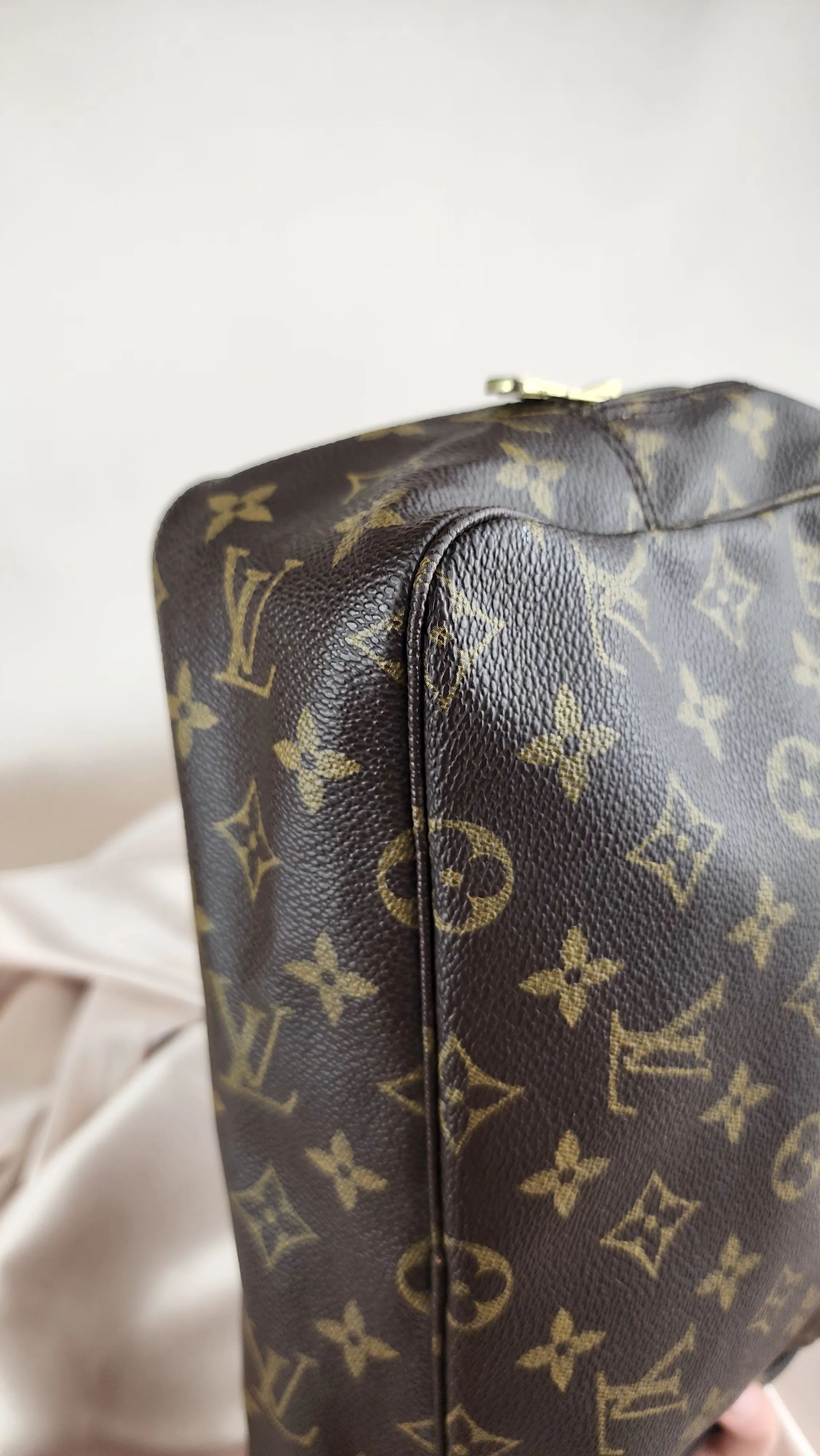 Louis Vuitton Monogram Trousse Toilette 28 - 1009