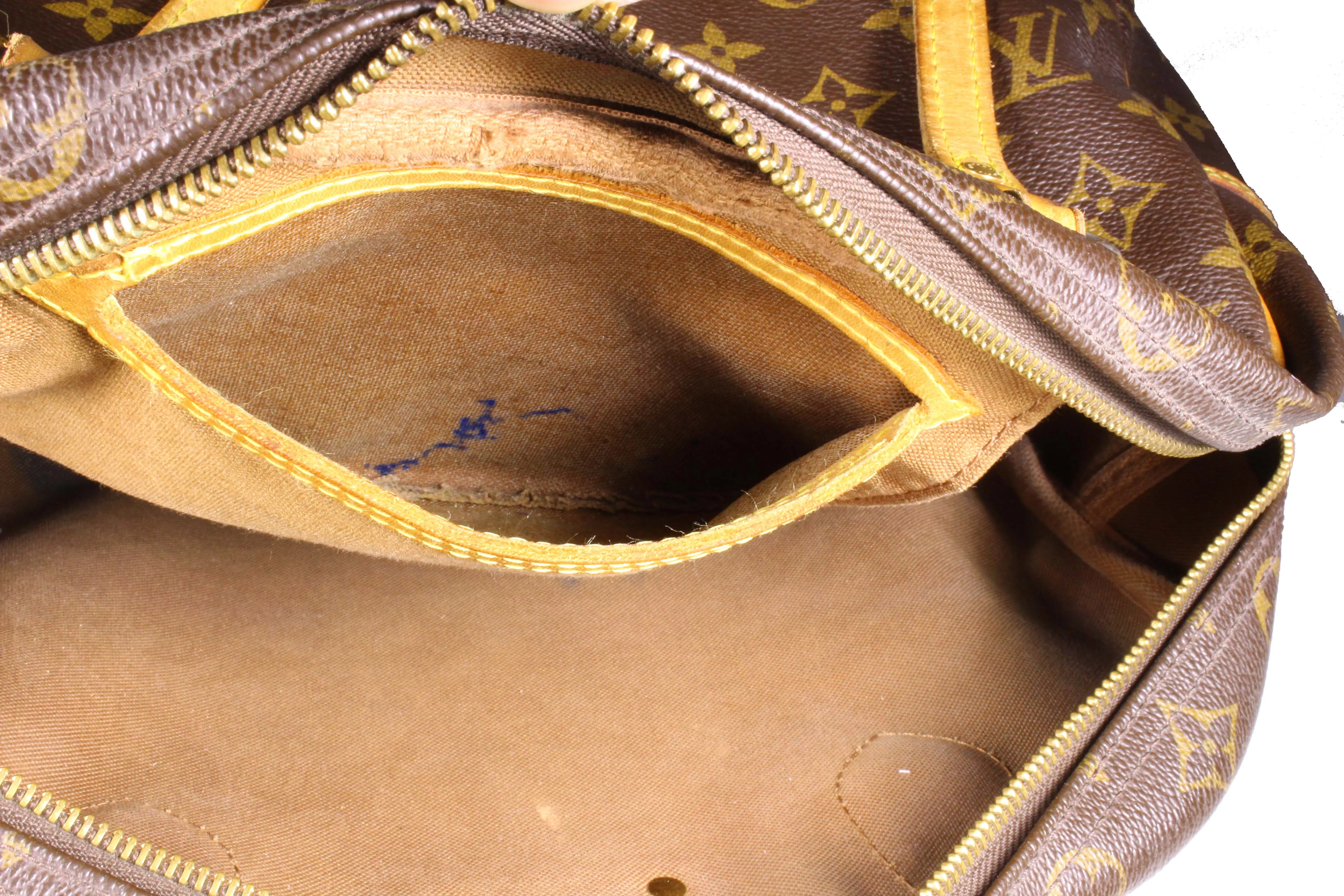 LOUIS VUITTON Montorgueil monogram canvas bag