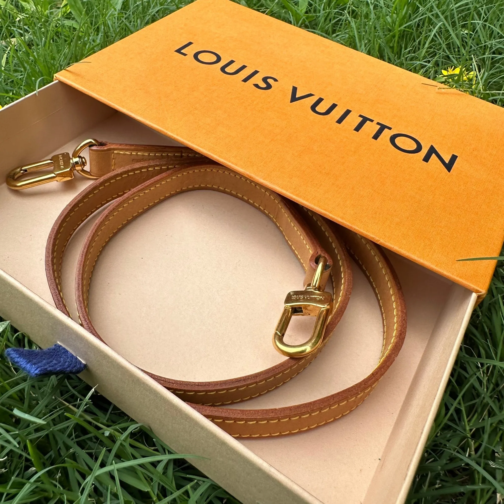 LOUIS VUITTON Vachetta Leather Strap