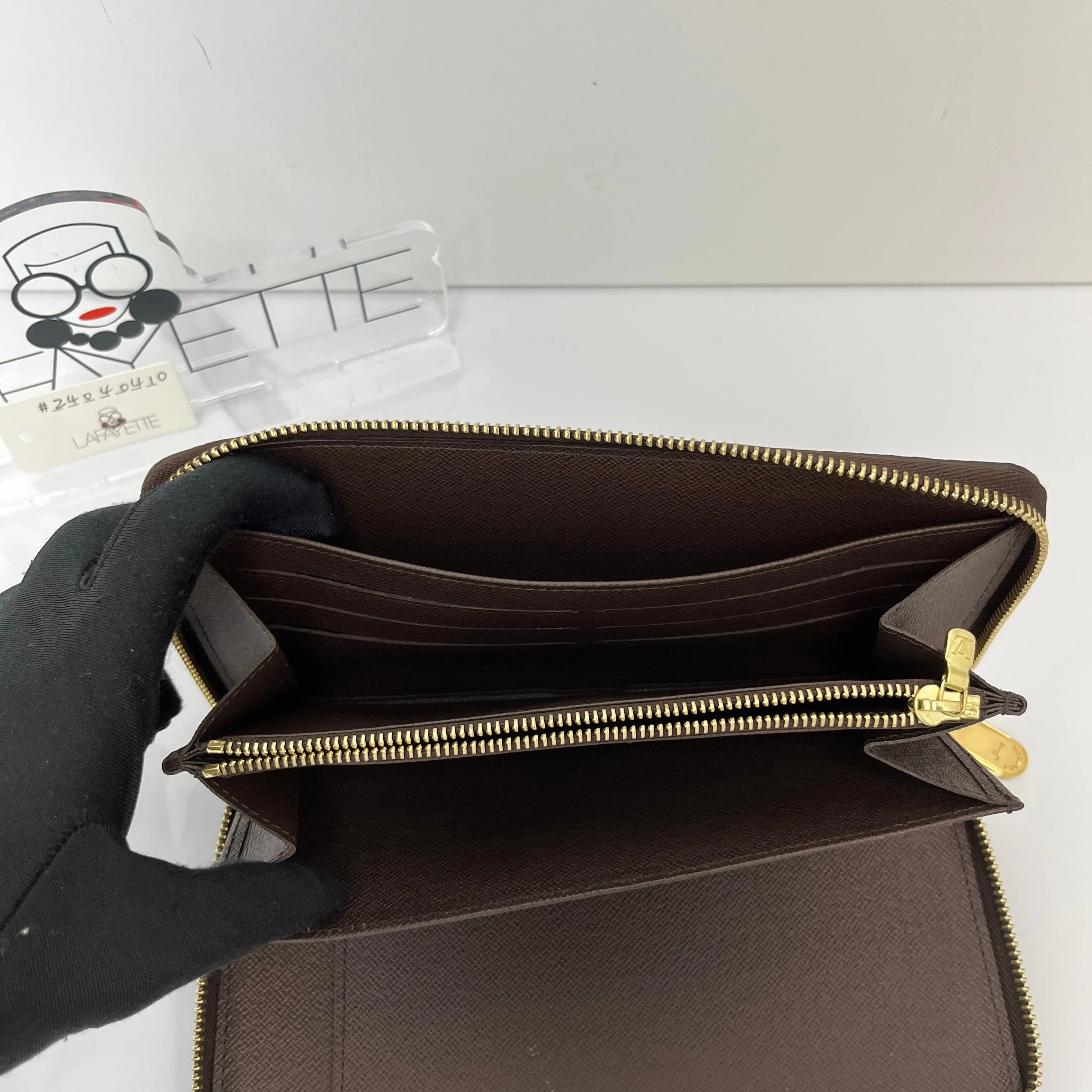 Louis Vuitton Zippy Organizer Wallet