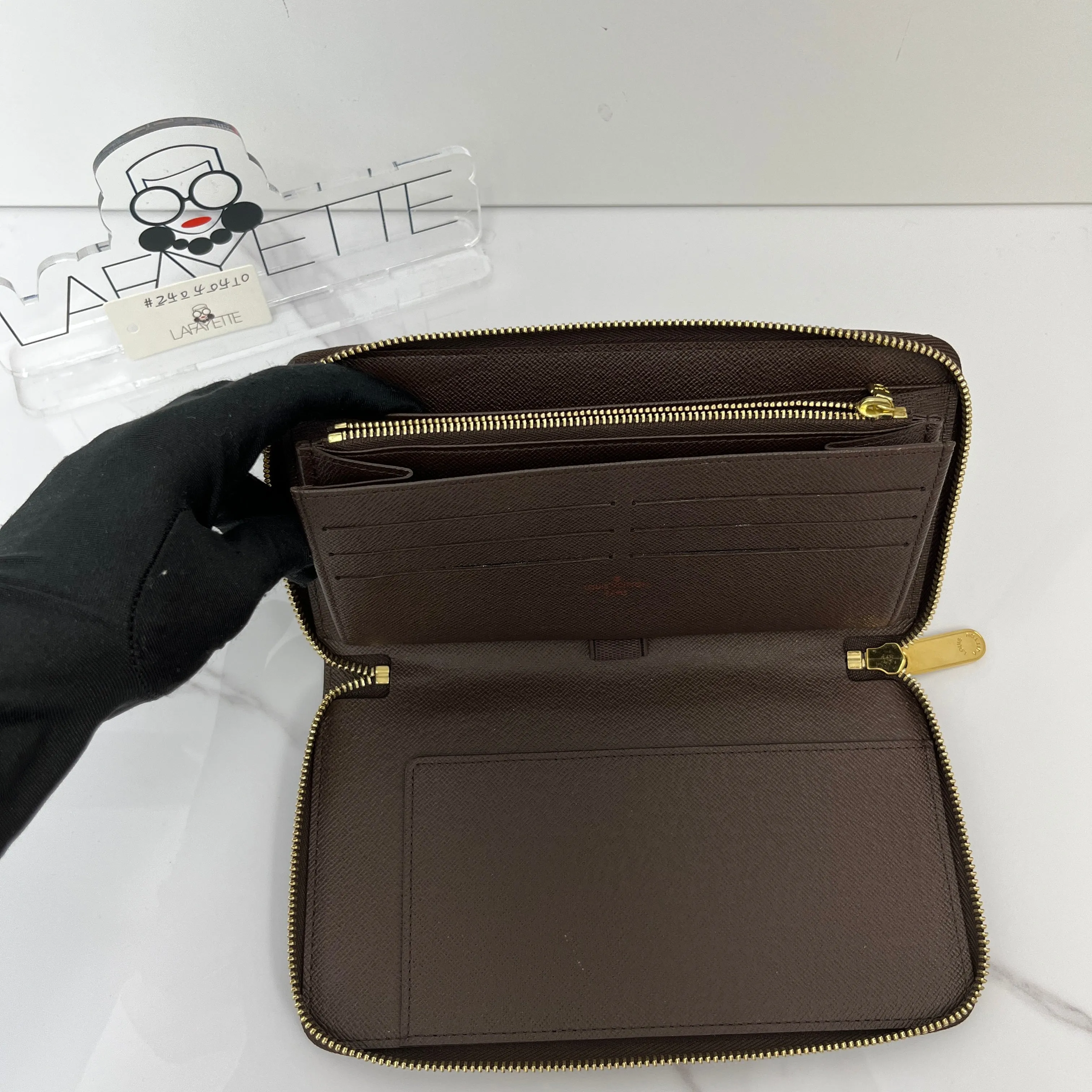 Louis Vuitton Zippy Organizer Wallet