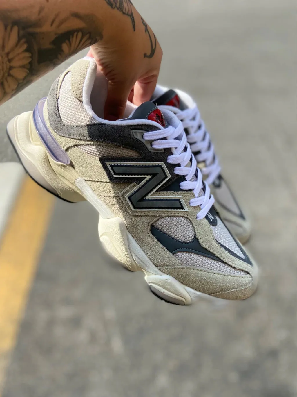 Tênis New Balance 9060